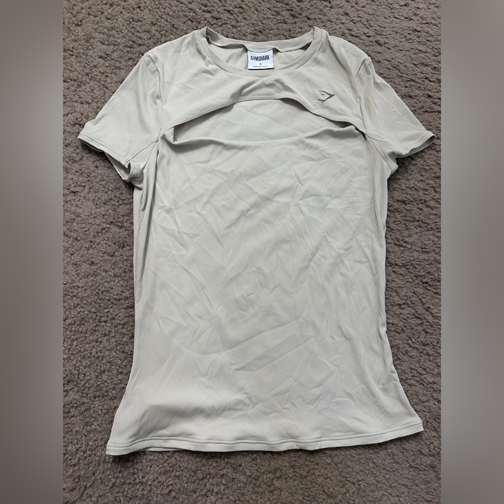 Off white/beige gymshark top
